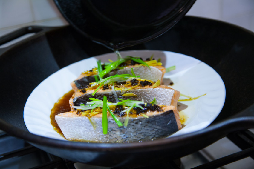 Salmon with Black Bean Sauce - Preparation