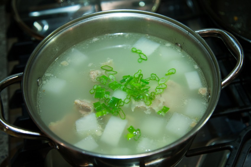 Daikon Pork Bone Soup - Preparation