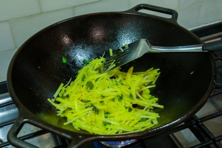Stir-Fried Julienned Potatoes with Chili Pepper - Preparation