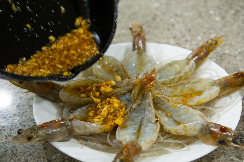 Steamed Garlic Butterfly Shrimp/Prawns with Vermicelli - Preparation