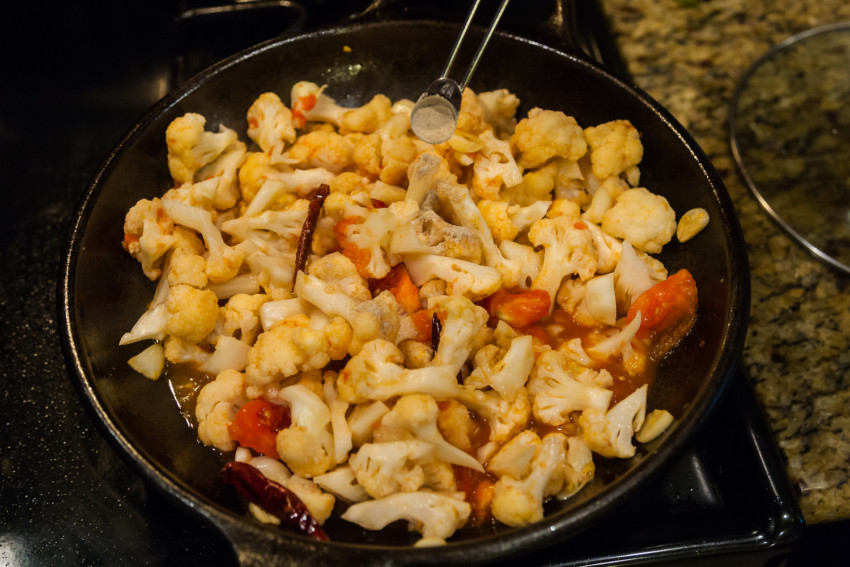 Cauliflower Tomato Stir Fry - Preparation