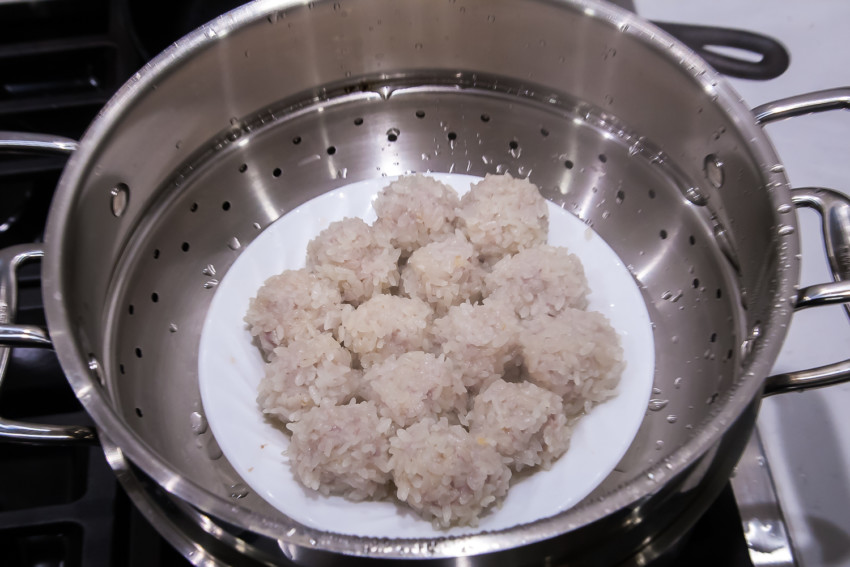 Pear meatballs - steaming