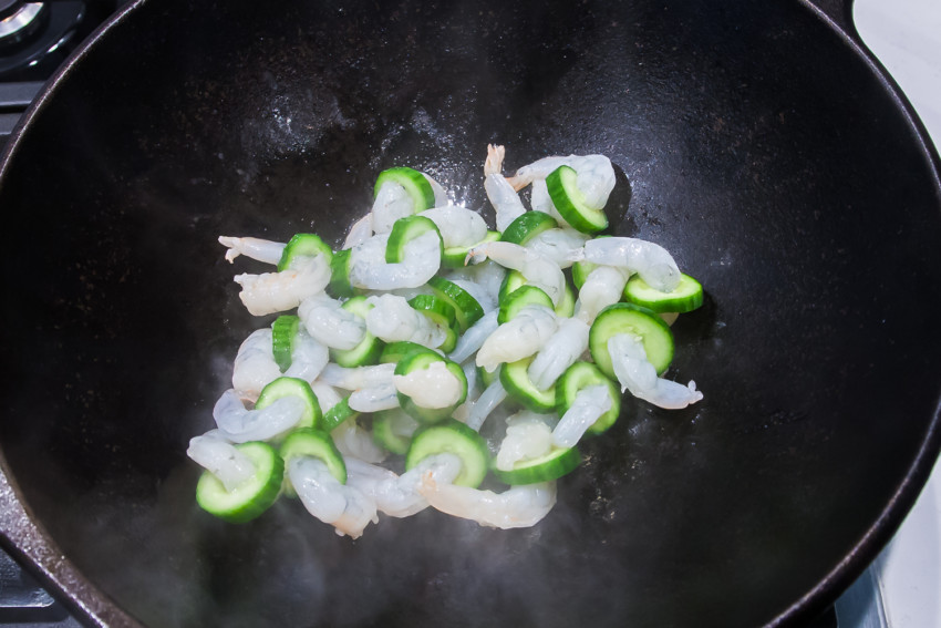Jade Shrimp (Shrimp Cucumber) - Stirfrying