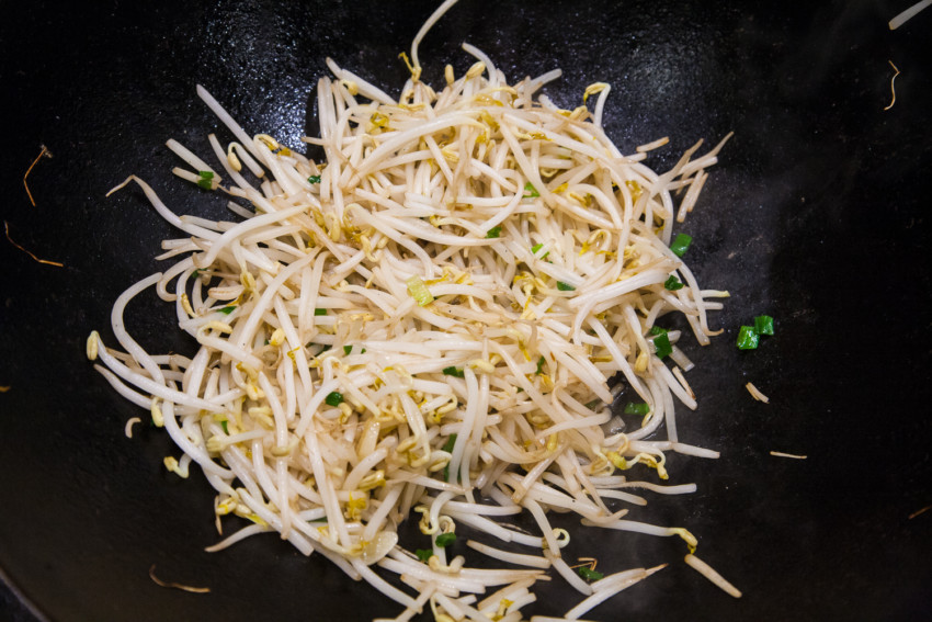 Stirfry Mung Bean Sprouts - preparation