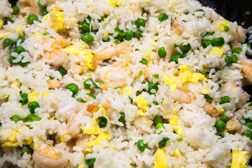 Shrimp Fried Rice with Peas and Eggs - Preparation