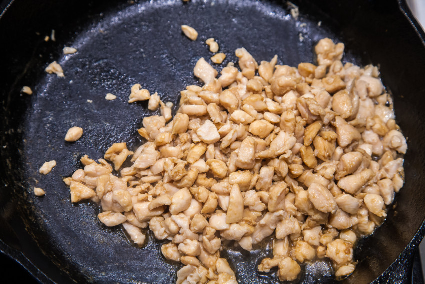 Chicken Corn Pine Nut Lettuce - Cooking filling