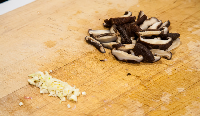 Steamed Chicken Drumsticks with Mushrooms - preparing ingredients