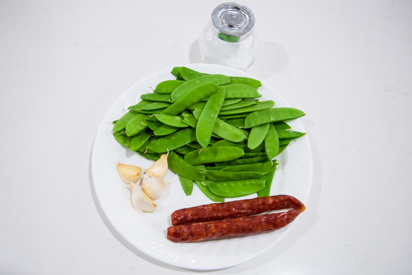 Snow Peas and Chinese Sausage Stirfry - Ingredients