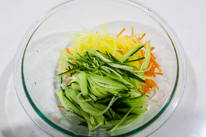 Three-colored Vegetable Julienne Salad - Preparation