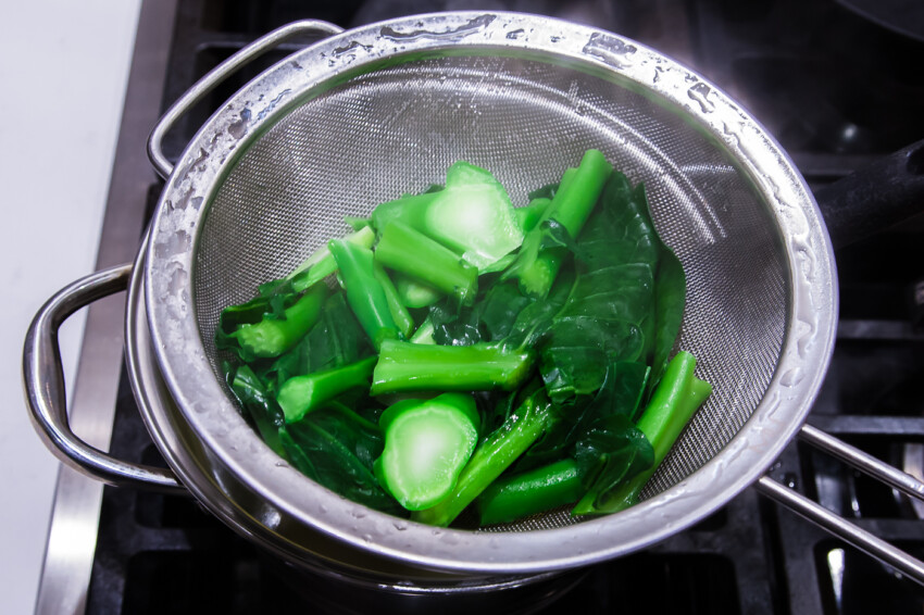 Chinese Broccoli with Oyster Sauce- Preparation