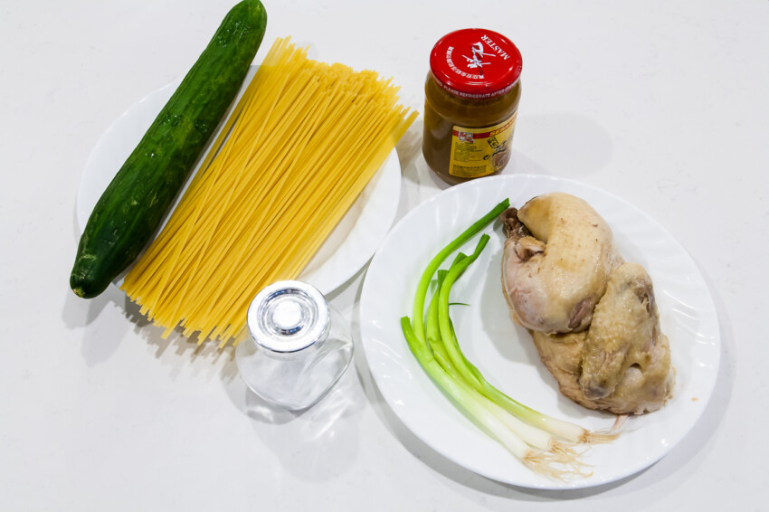 Chinese Noodles with Shredded Scallion Chicken - Ingredients
