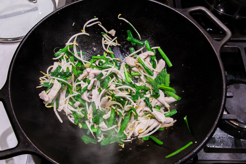 Chinese Chive Pork and Bean Sprout Stirfry - preparation