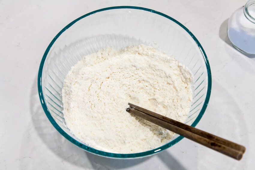Jiu Cai He Zi Chinese Chive Pockets - making dough