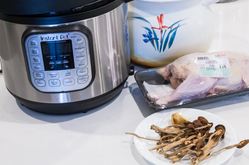 Ingredients for stewing hen tea tree mushroom soup