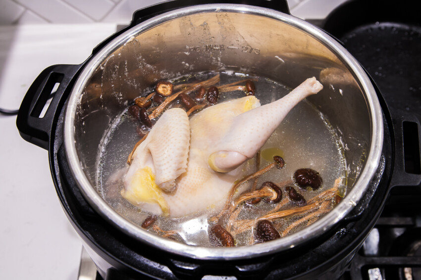 Stewing Hen Tea Tree Mushroom Soup - Preparation